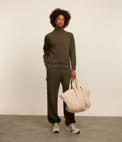 Calça Esportiva em Microfibra Pesada com Bolso Cargo e Ajuste na Barra