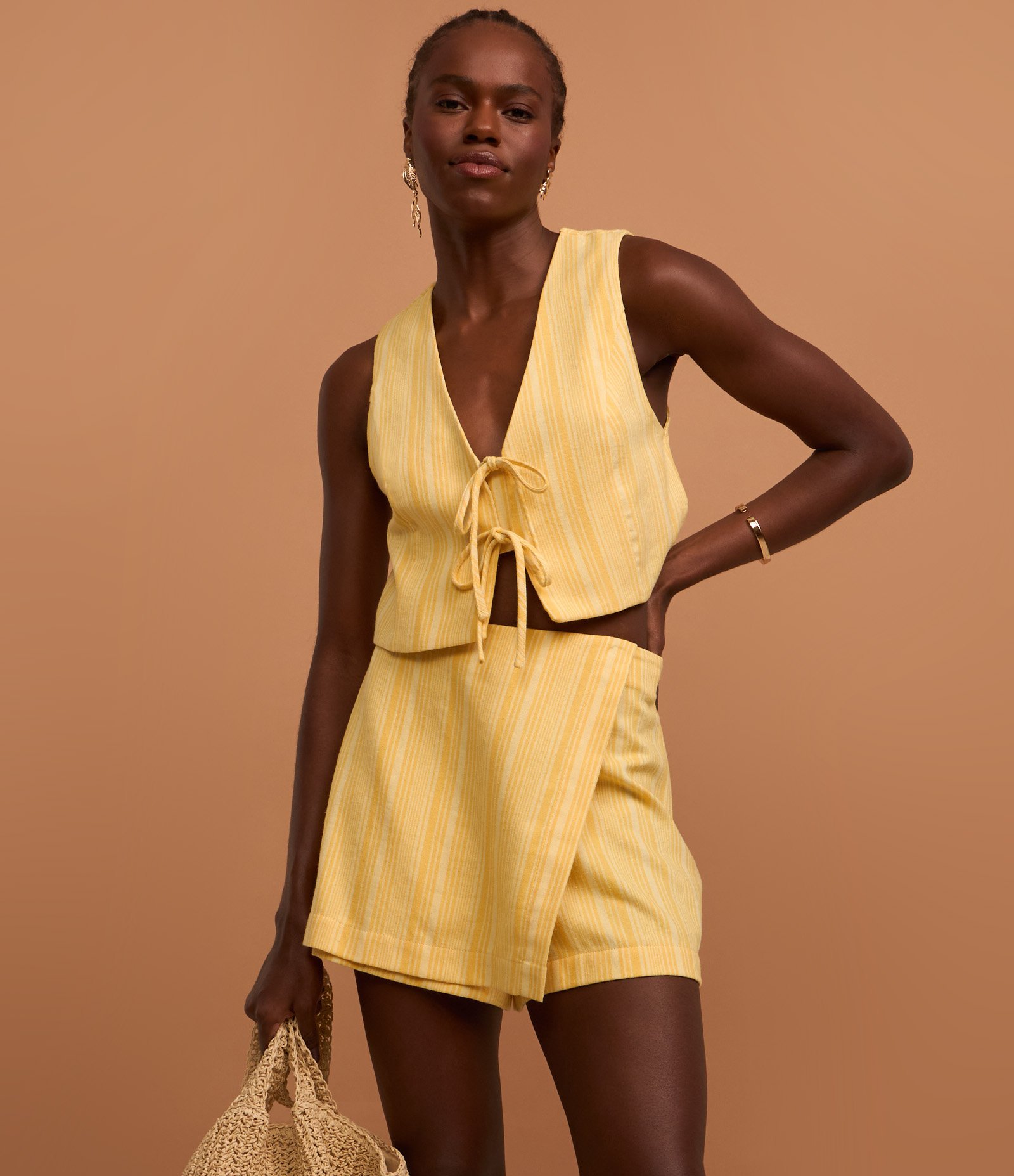 Short Saia em Tricoline com Listras Verticais Amarelo 4