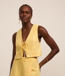 Colete em Algodão com Amarração Frontal e Estampa Listrada