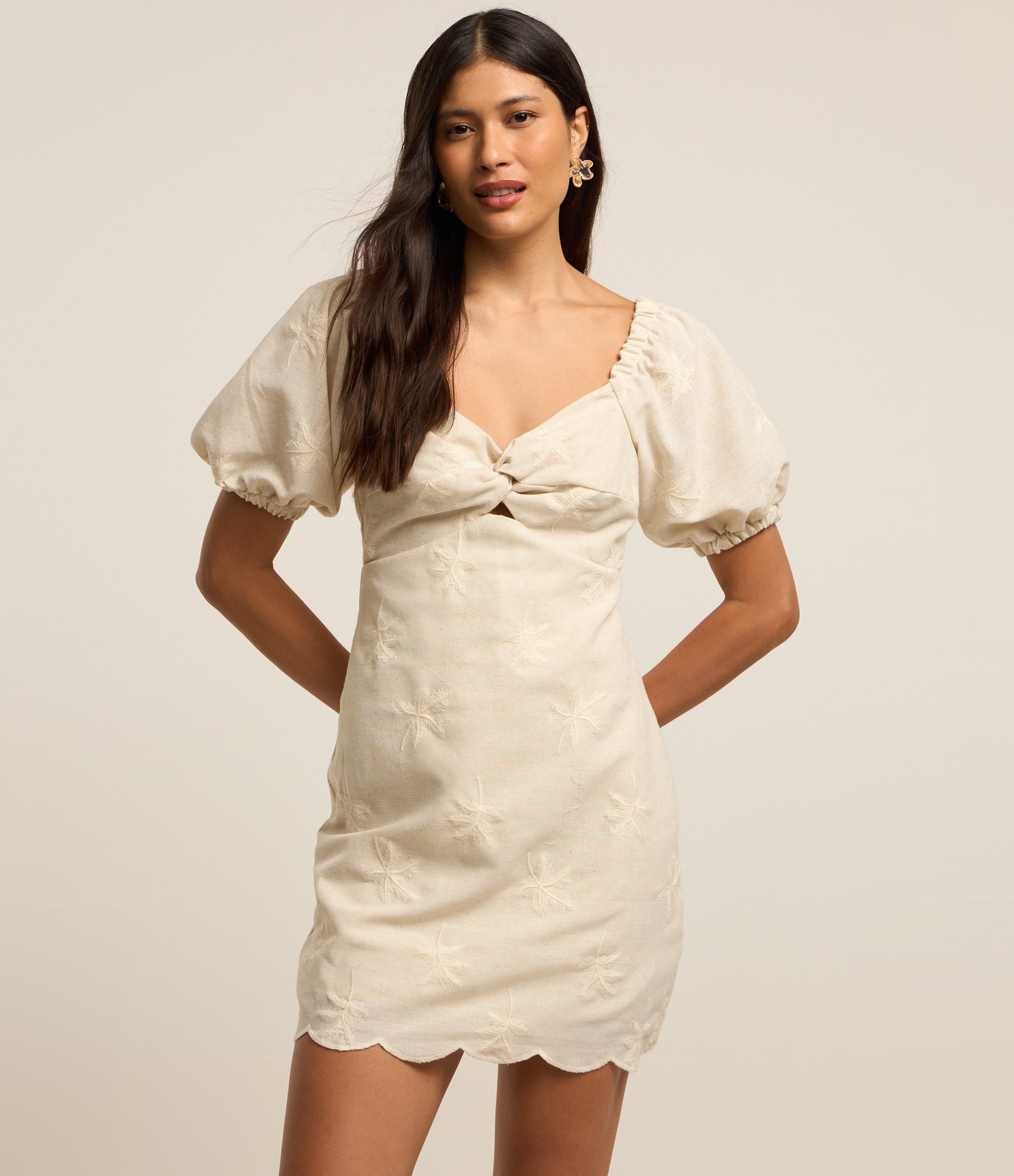 Vestido em Viscolinho com Manga Bufante e Coqueiros Bordados Off White 1