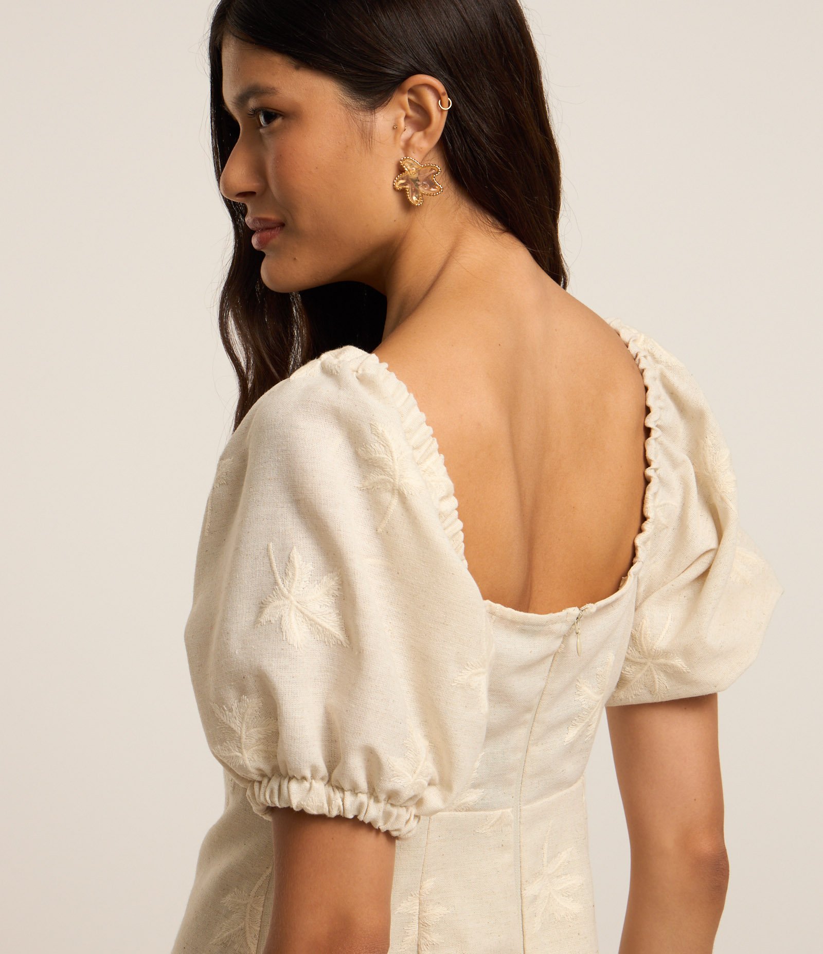 Vestido em Viscolinho com Manga Bufante e Coqueiros Bordados Off White 4