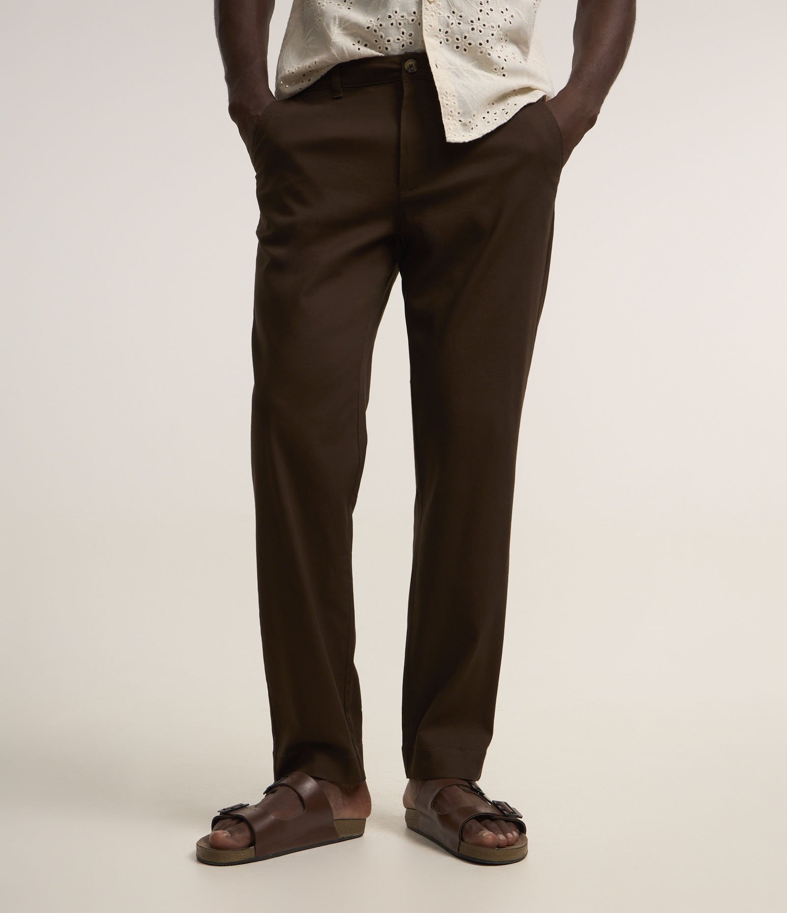 Calça Slim em Sarja com Elastano Marrom 2