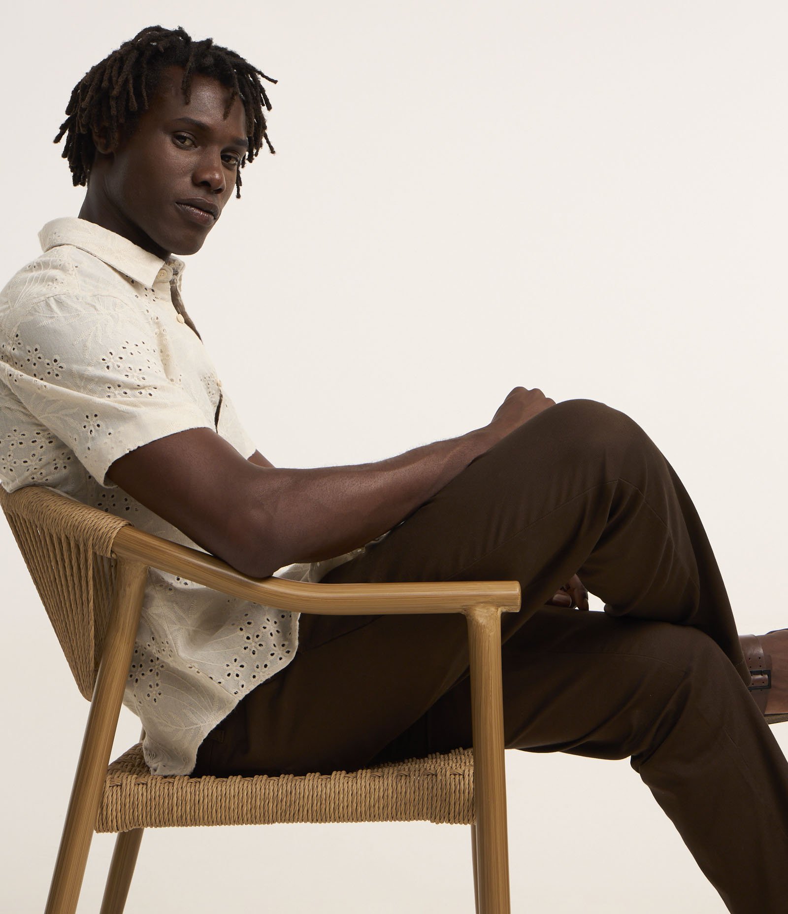 Calça Slim em Sarja com Elastano Marrom 6