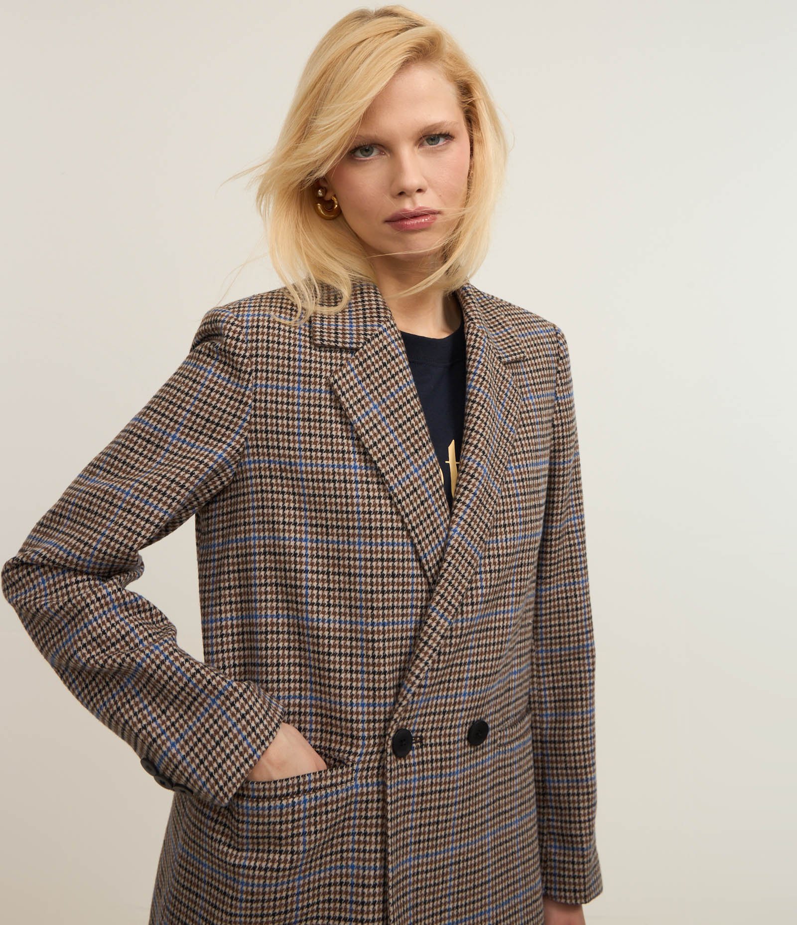 Blazer Longo Alfaiatado Polivelour Xadrez com Bolsos Marrom 4