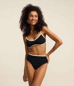 Biquíni Calcinha Hot Pants com Víes Contrastante