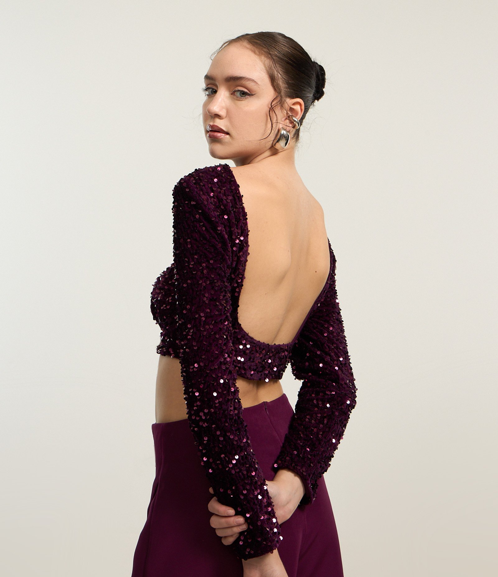 Blusa Cropped em Paetê Metalizado e Costas Abertas Roxo 1