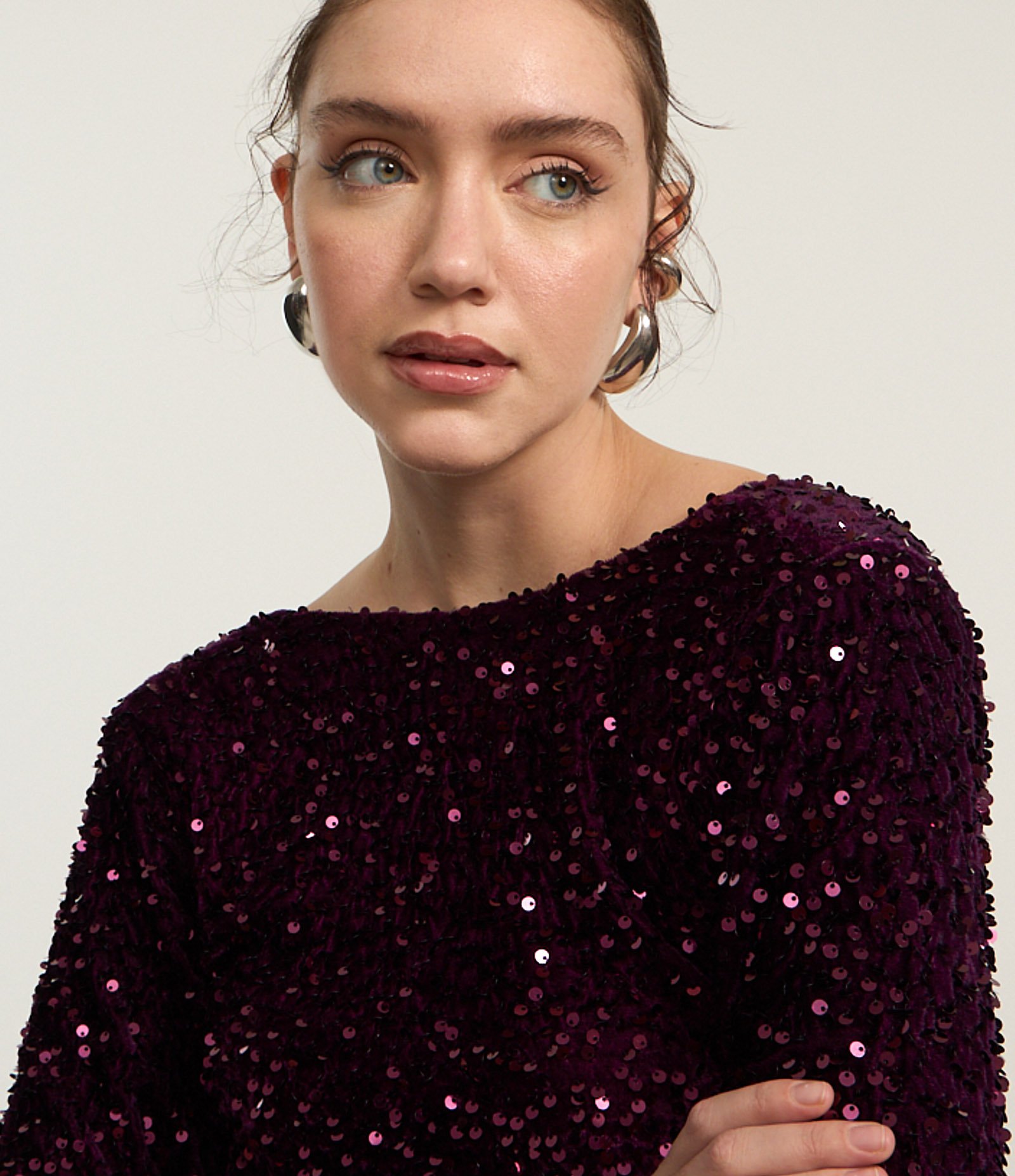 Blusa Cropped em Paetê Metalizado e Costas Abertas Roxo 3