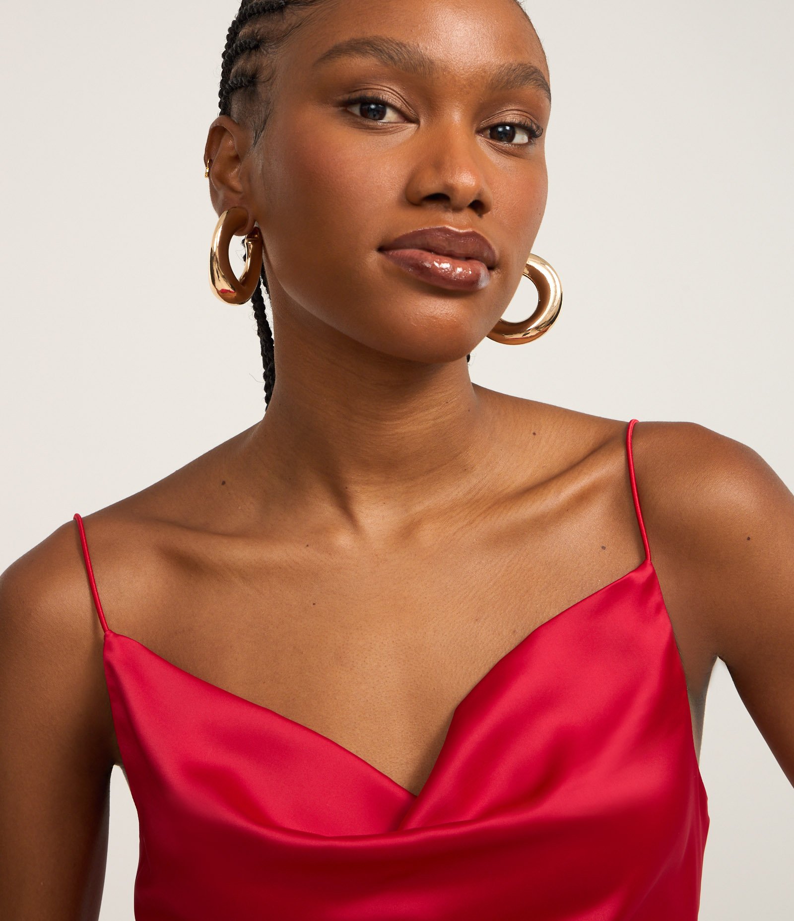 Blusa de Alça Acetinada com Decote Degagê Vermelho 3