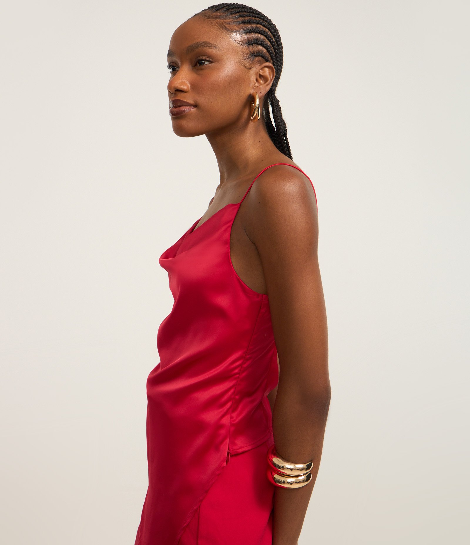 Blusa de Alça Acetinada com Decote Degagê Vermelho 4