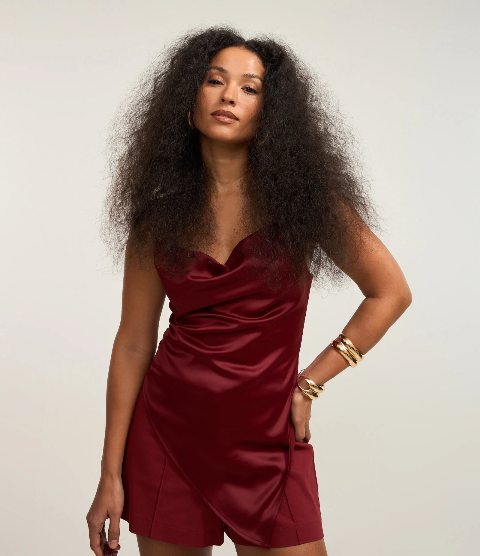 Blusa de Alça Acetinada com Decote Degagê Vinho 1