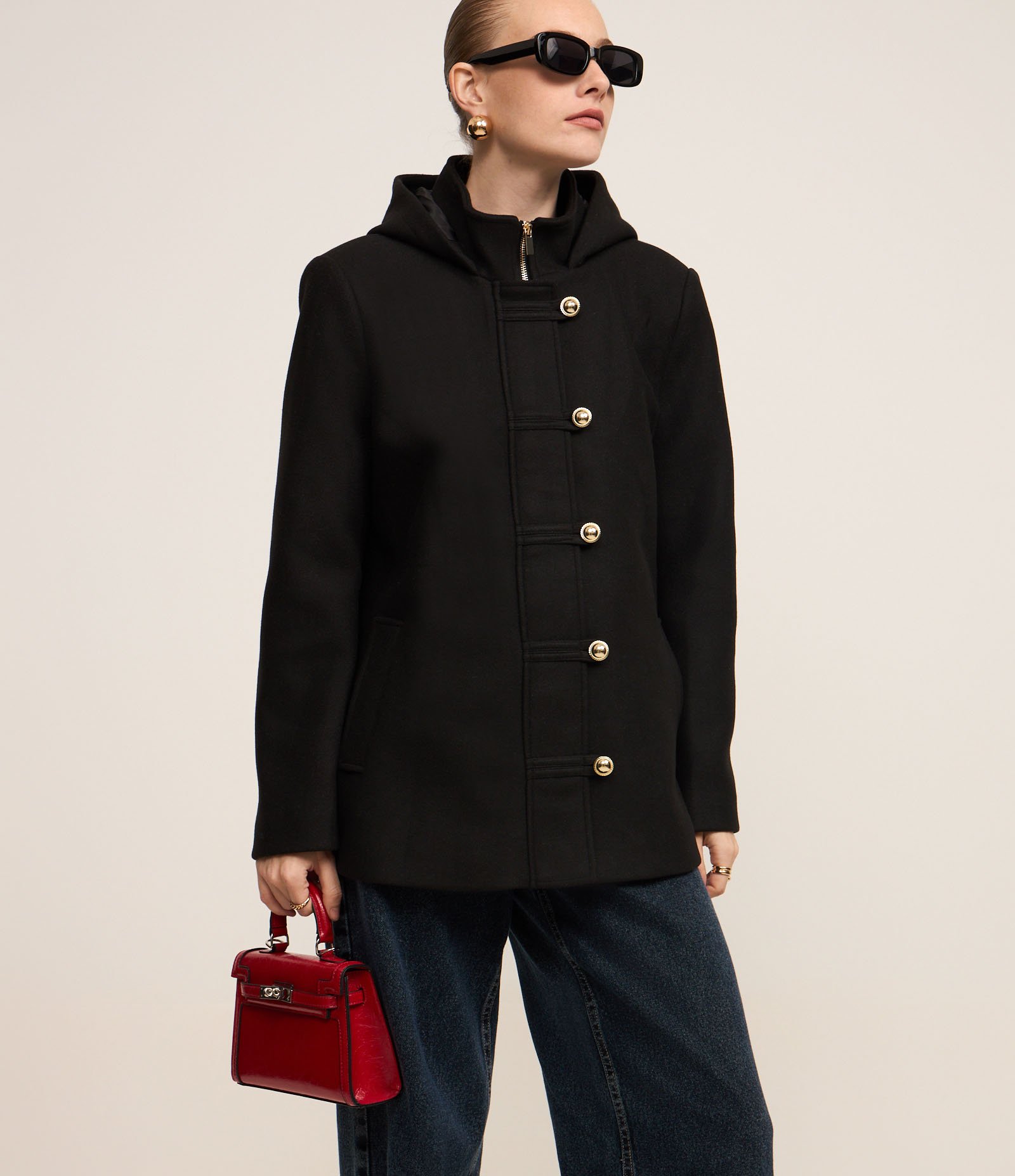 Casaco em Polivelour com Capuz e Abotoamento Transpassado Preto 1