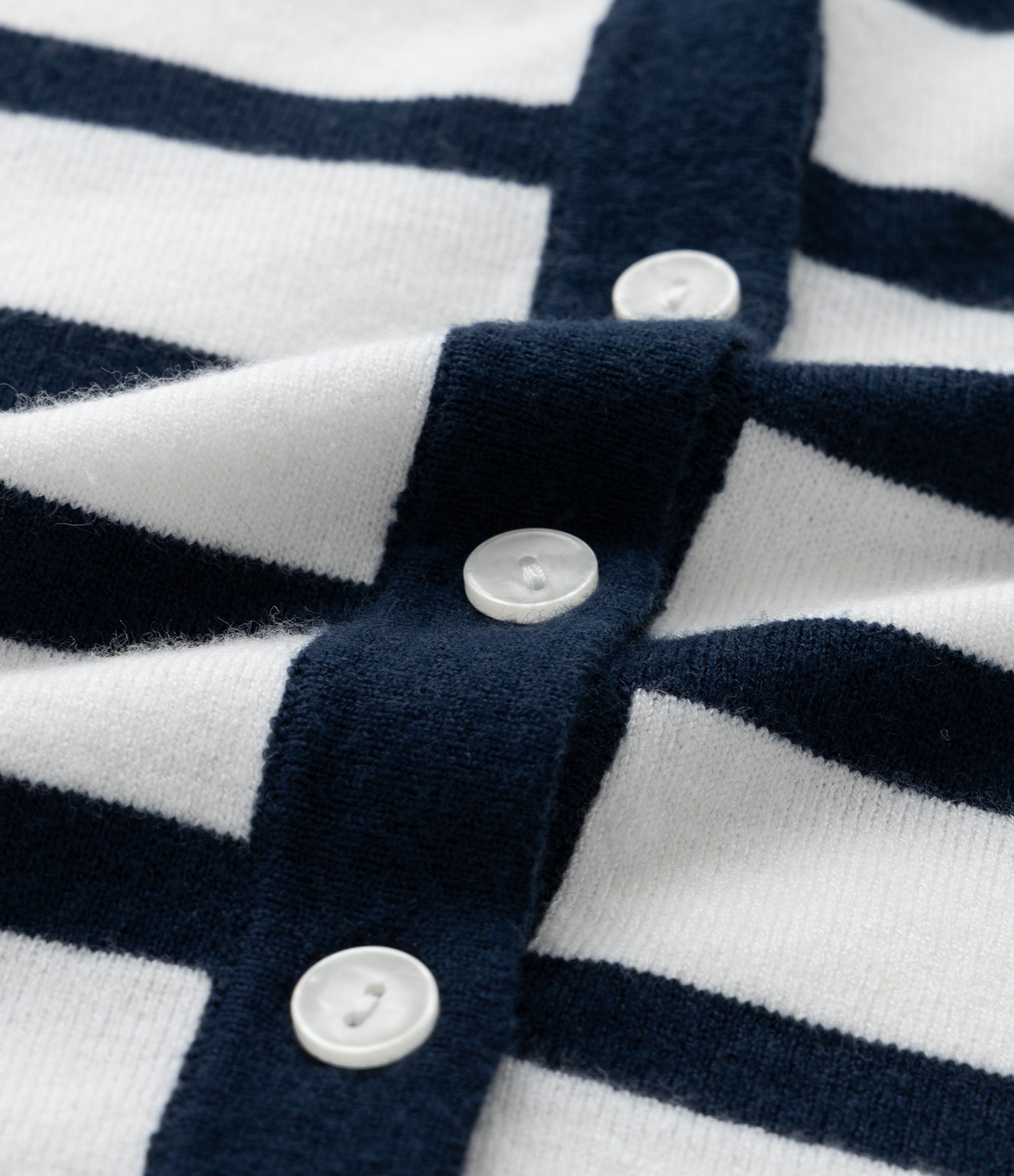 Cardigan em Tricô Leve Listrado Curve & Plus Size Azul Escuro/Branco 6