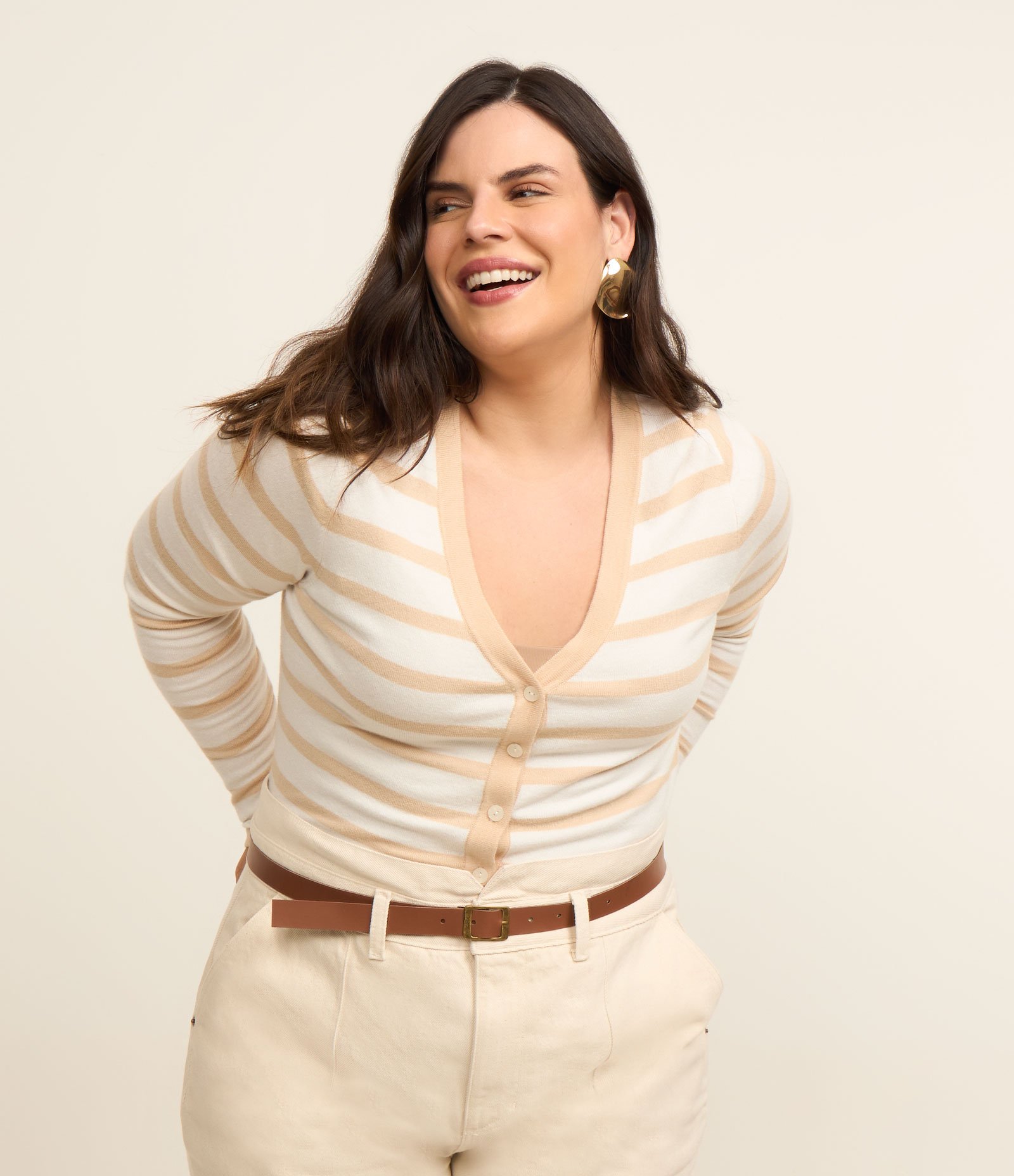 Cardigan em Tricô Leve Listrado Curve & Plus Size Bege/Branco 2