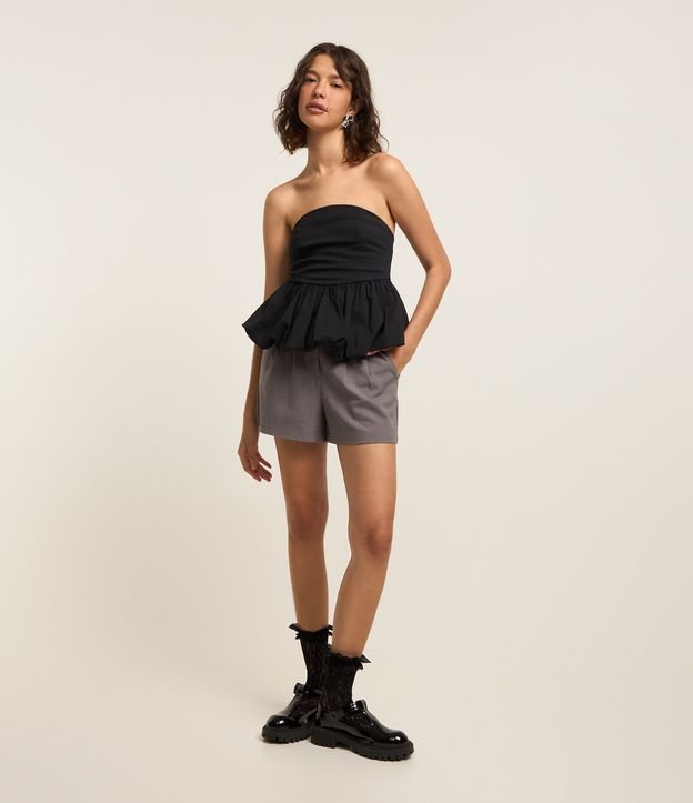 Short Alfaiatado com Pregas e Bolsos