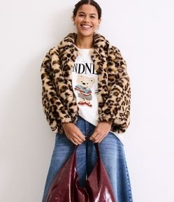 Casaco Peluciado com Bolsos e Estampa de Onça