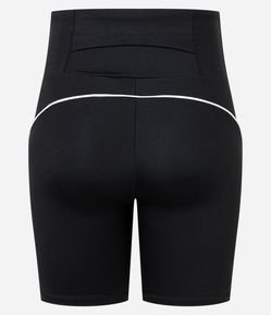 Bermuda Esportiva em Microfibra com Friso Contrastante e Bolso