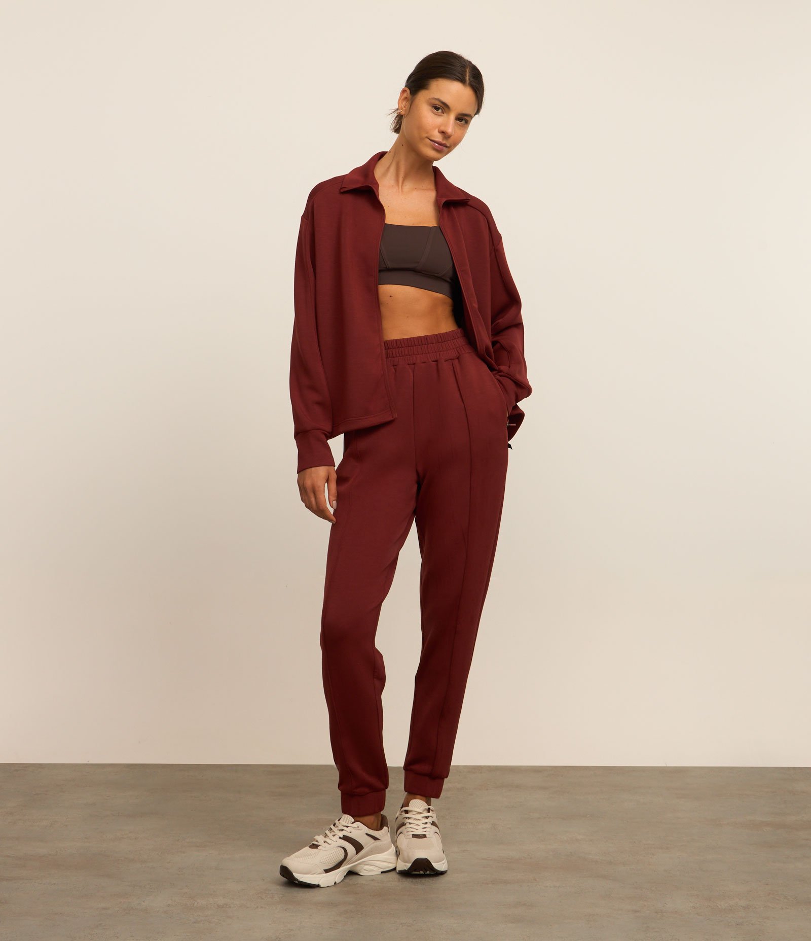 Jaqueta Esportiva em Microfibra Pesada com Golinha Marrom Avermelhado 4