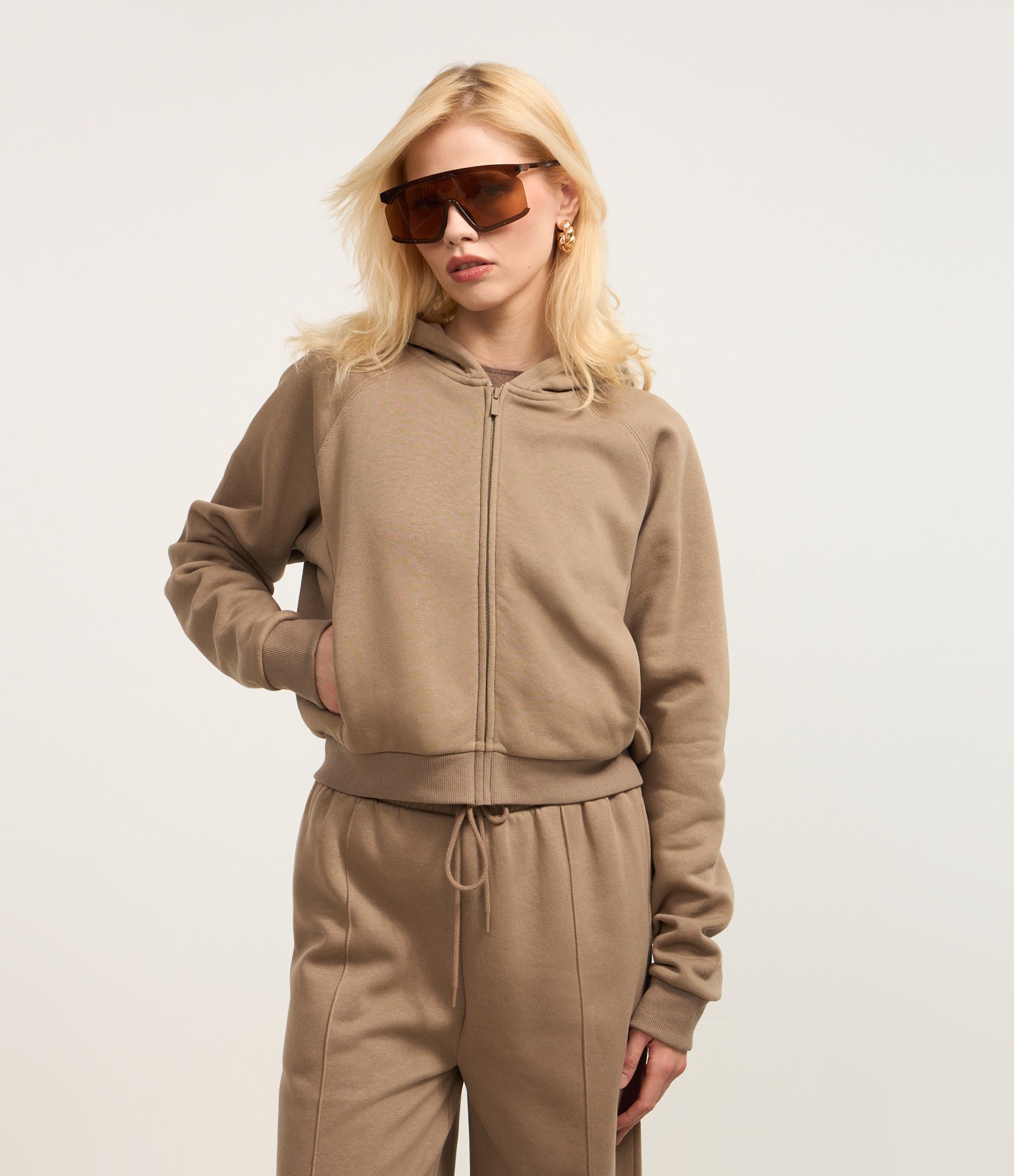 Casaco em Moletom com Capuz e Bolso Canguru Marrom 1