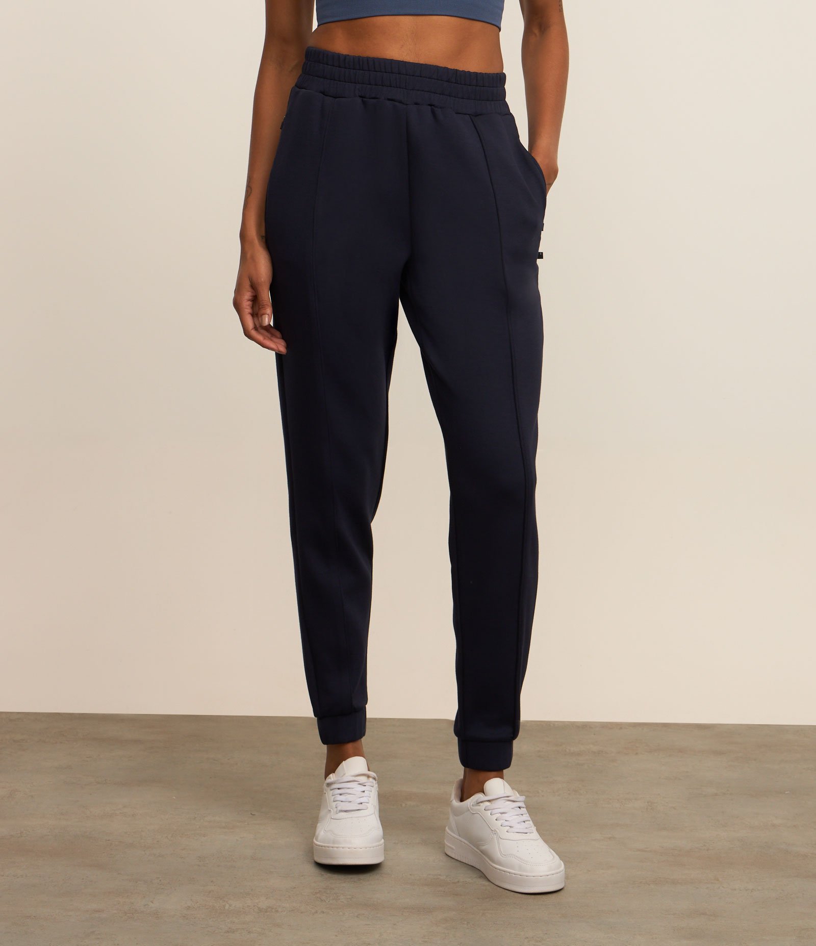 Calça Jogger em Microfibra Pesada com Frisos 2