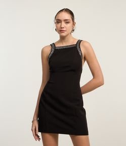 Vestido Evasê Curto em Alfaiataria com Brilhos Aplicados