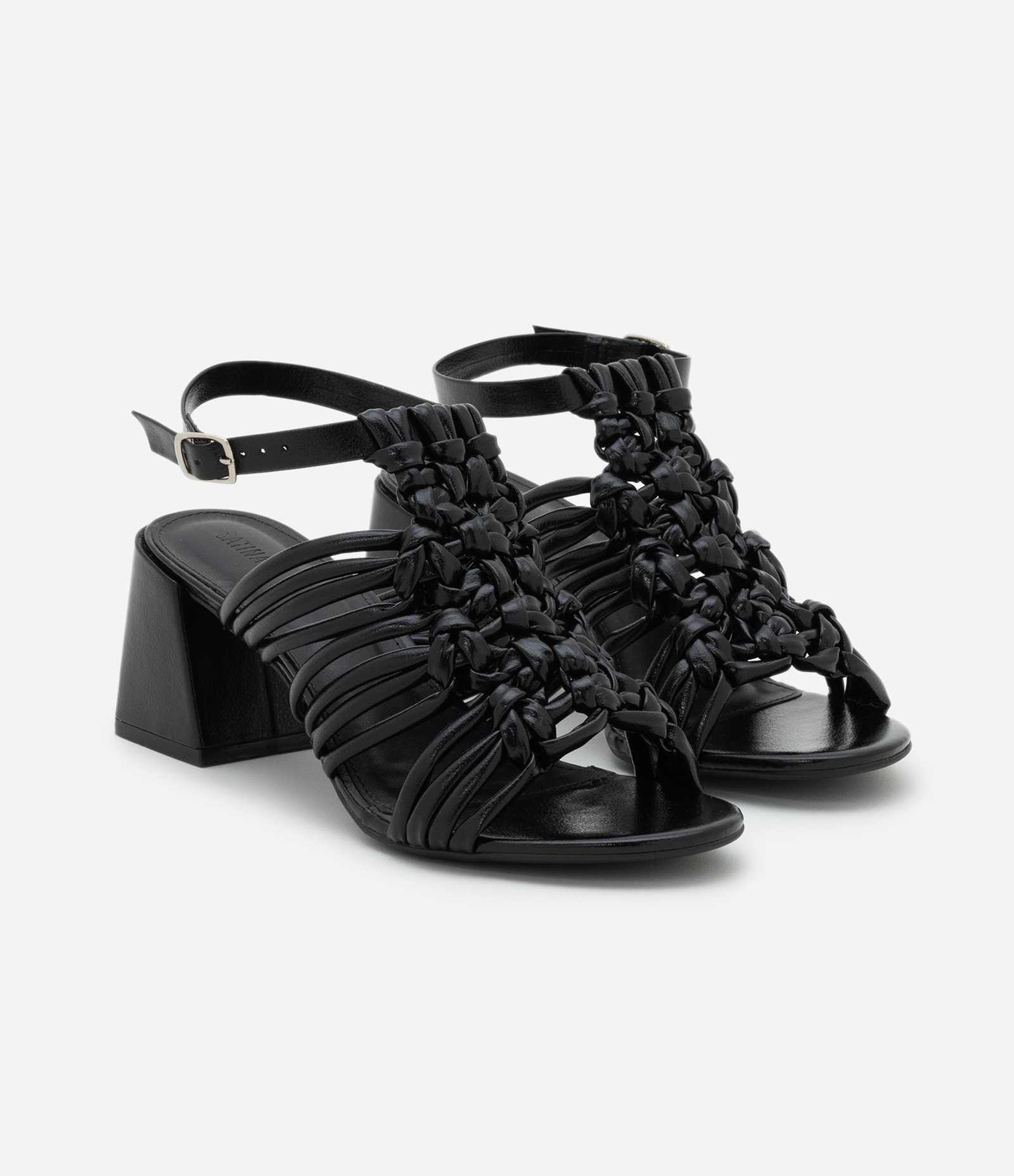 Sandália em PU com Cabedal em Macramê Bold Salto Bloco Médio Preto 2