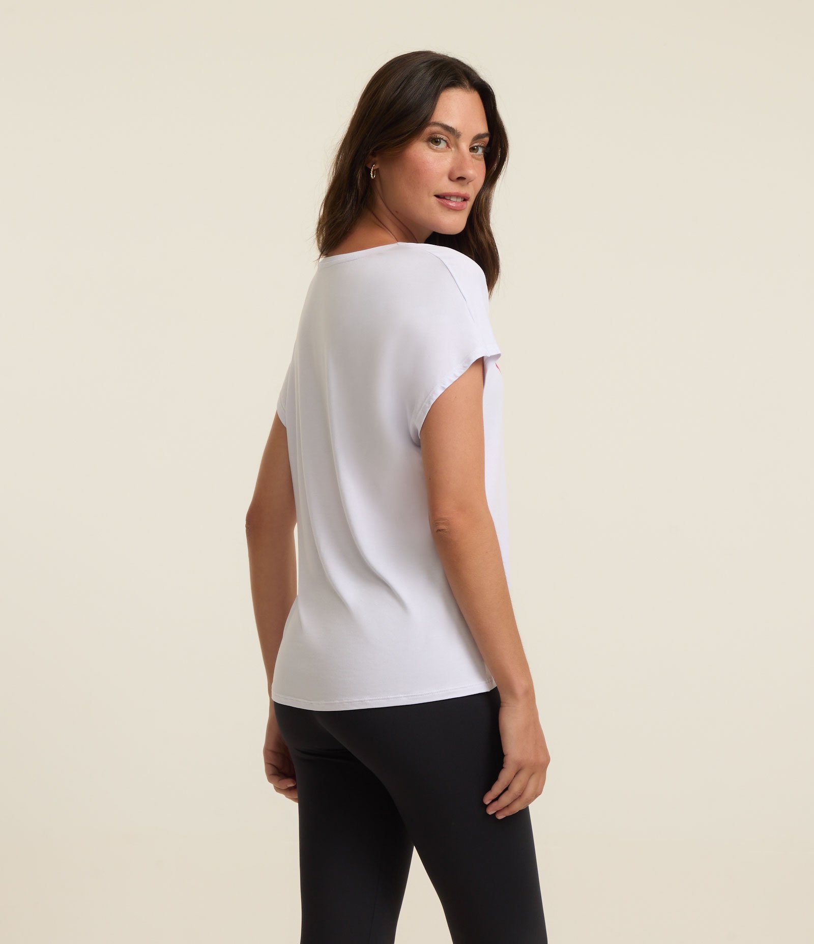 Camiseta Esportiva em Microfibra sem Cava com Estampa Lettering Branco 3