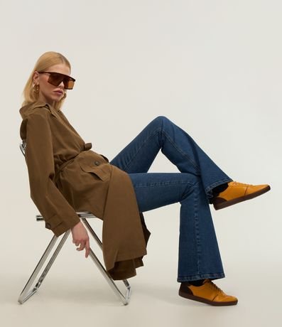 Casaco Trench Coat em Tricoline com Botões e Cinto Casaco Trench Coat em Tricoline com Botões e Cinto