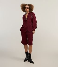 Bermuda Reta em Alfaiataria com Pregas