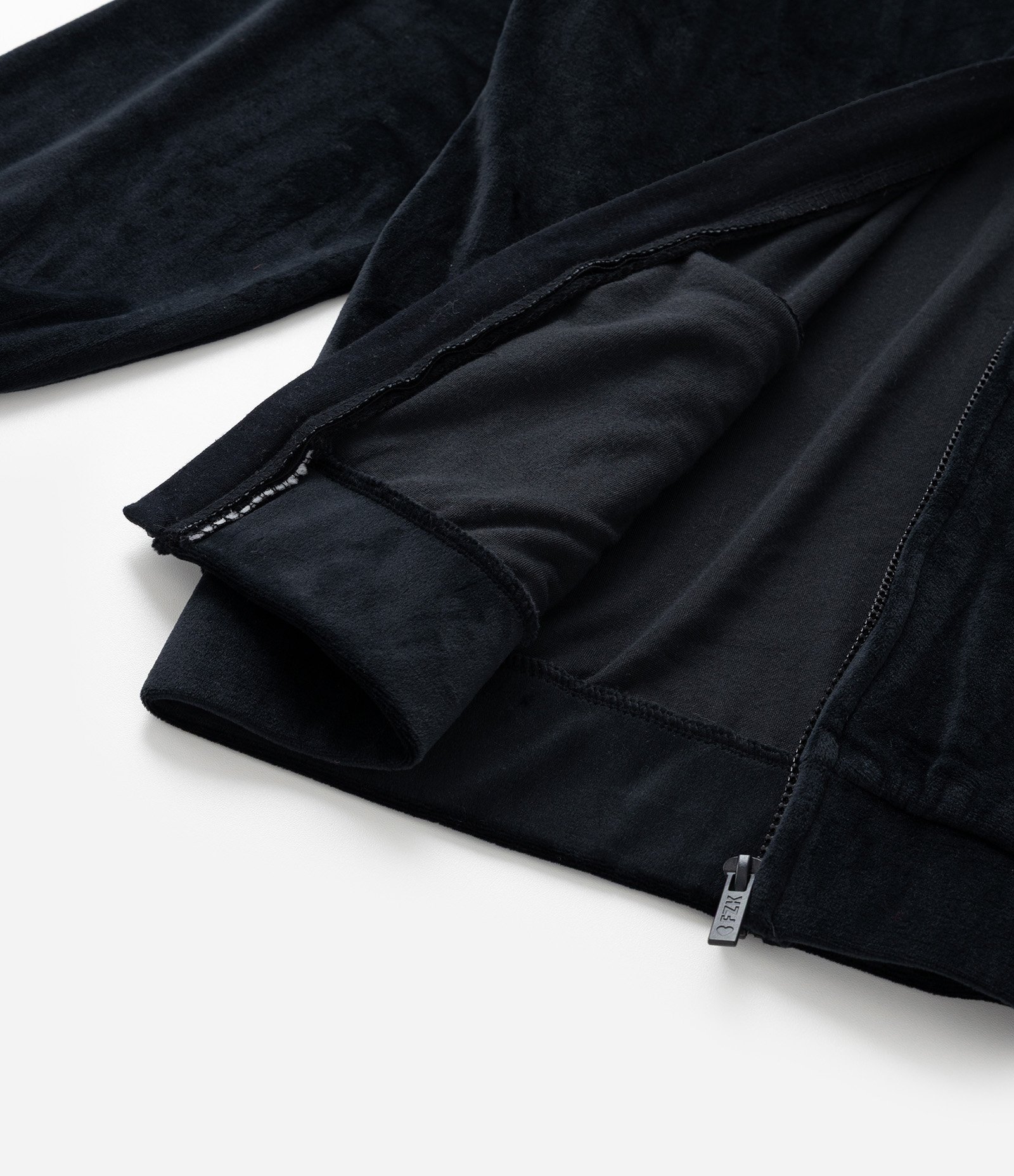 Jaqueta Infantil em Plush com Capuz e Bolso - Tam 5 a 14 anos Preto 3