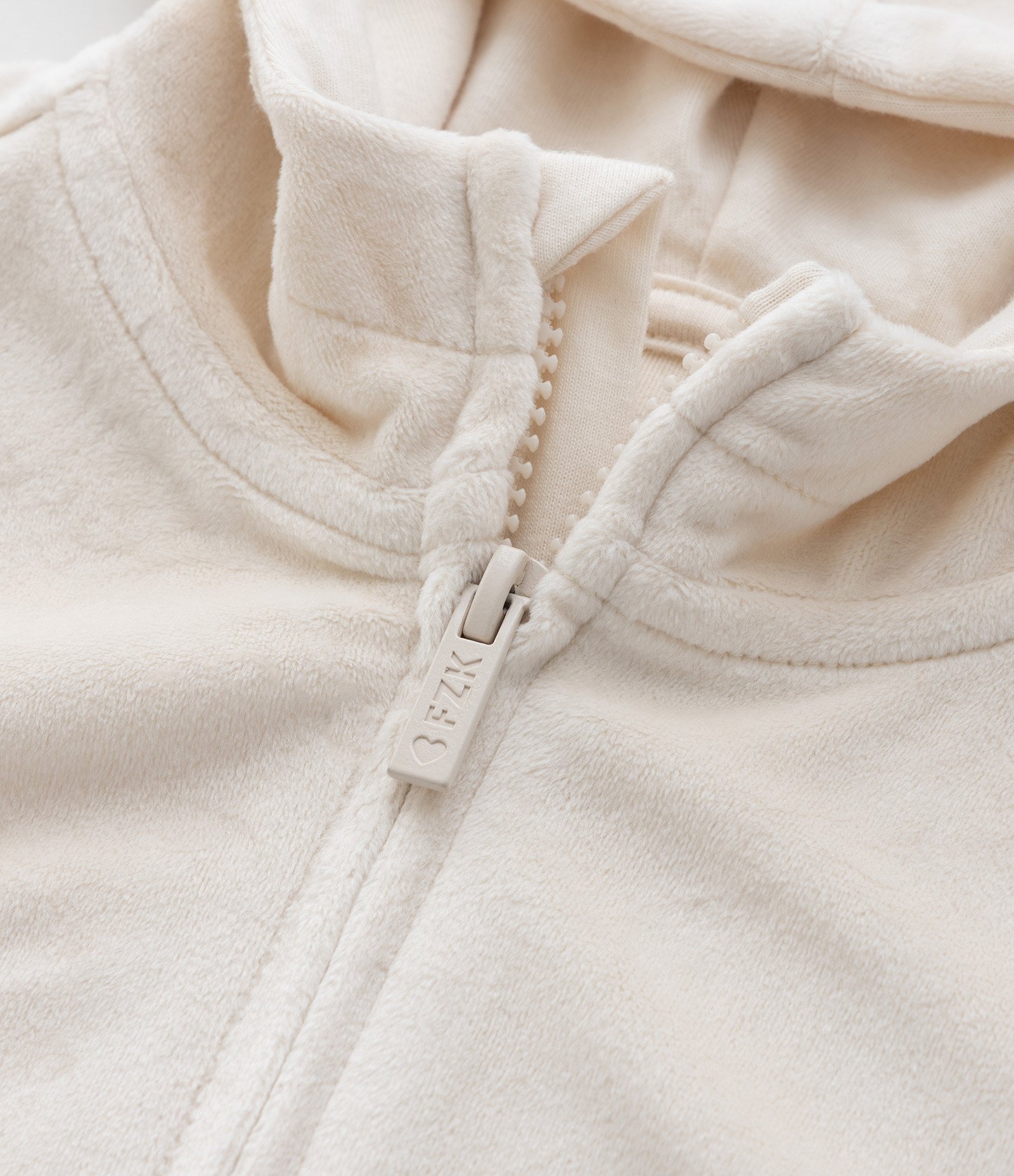 Jaqueta Infantil em Plush com Capuz e Bolso - Tam 5 a 14 anos Off White 3