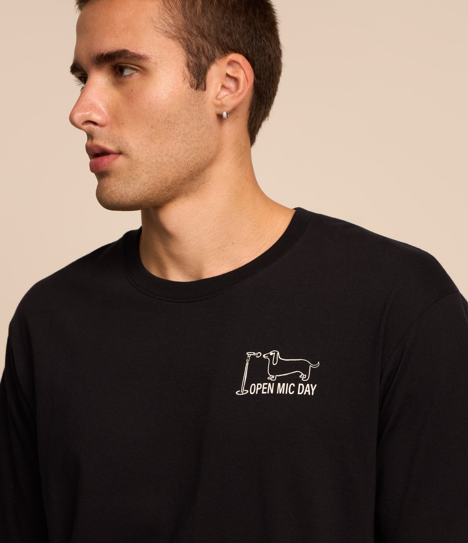 Camiseta Boxy em Algodão com Estampa Banda de Cachorros Preto 3