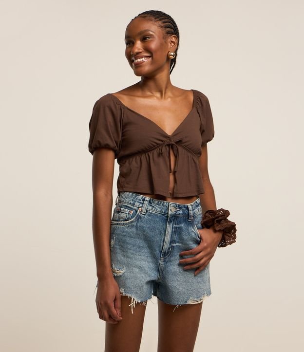 Short Slim em Jeans Dirty com Chaveiro de Nózinho