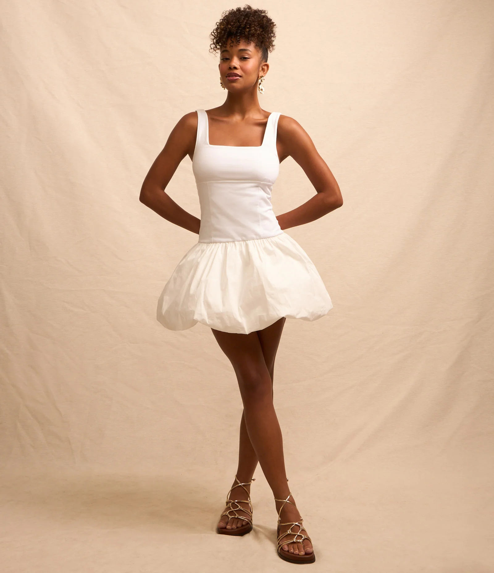 Vestido Curto em Ponto Roma com Saia Balonê Branco 2