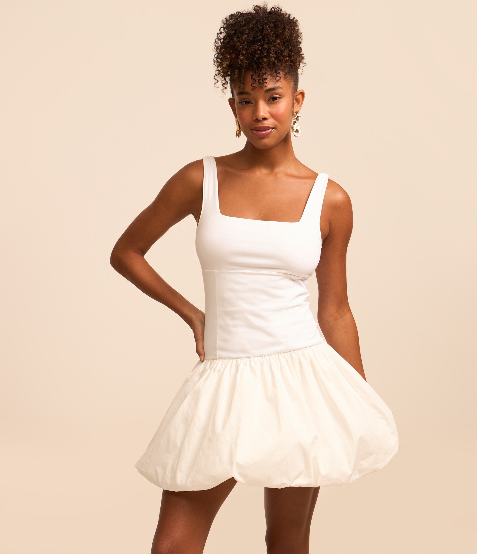 Vestido Curto em Ponto Roma com Saia Balonê Branco 4