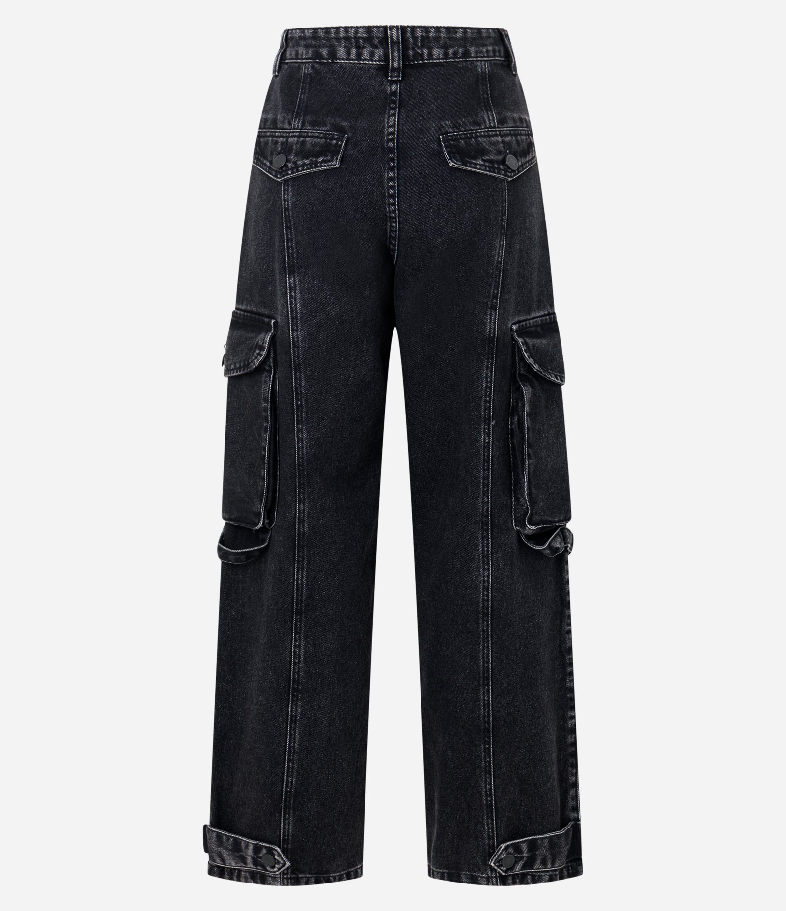 Calça Reta em Jeans com Bolsos Cargo e Friso Frontal Preto 7