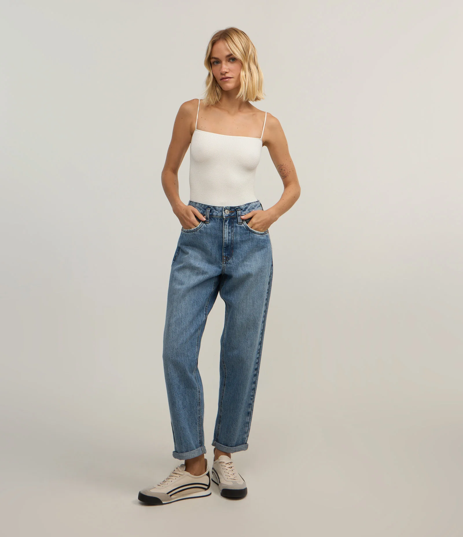 Calça Mom em Jeans com Lavagem Azul 1