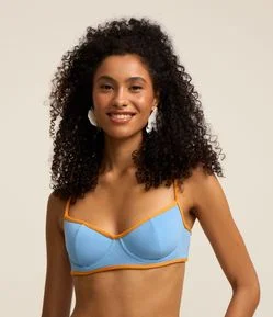 Biquíni Top Meia Taça Texturizado com Viés Contrastante