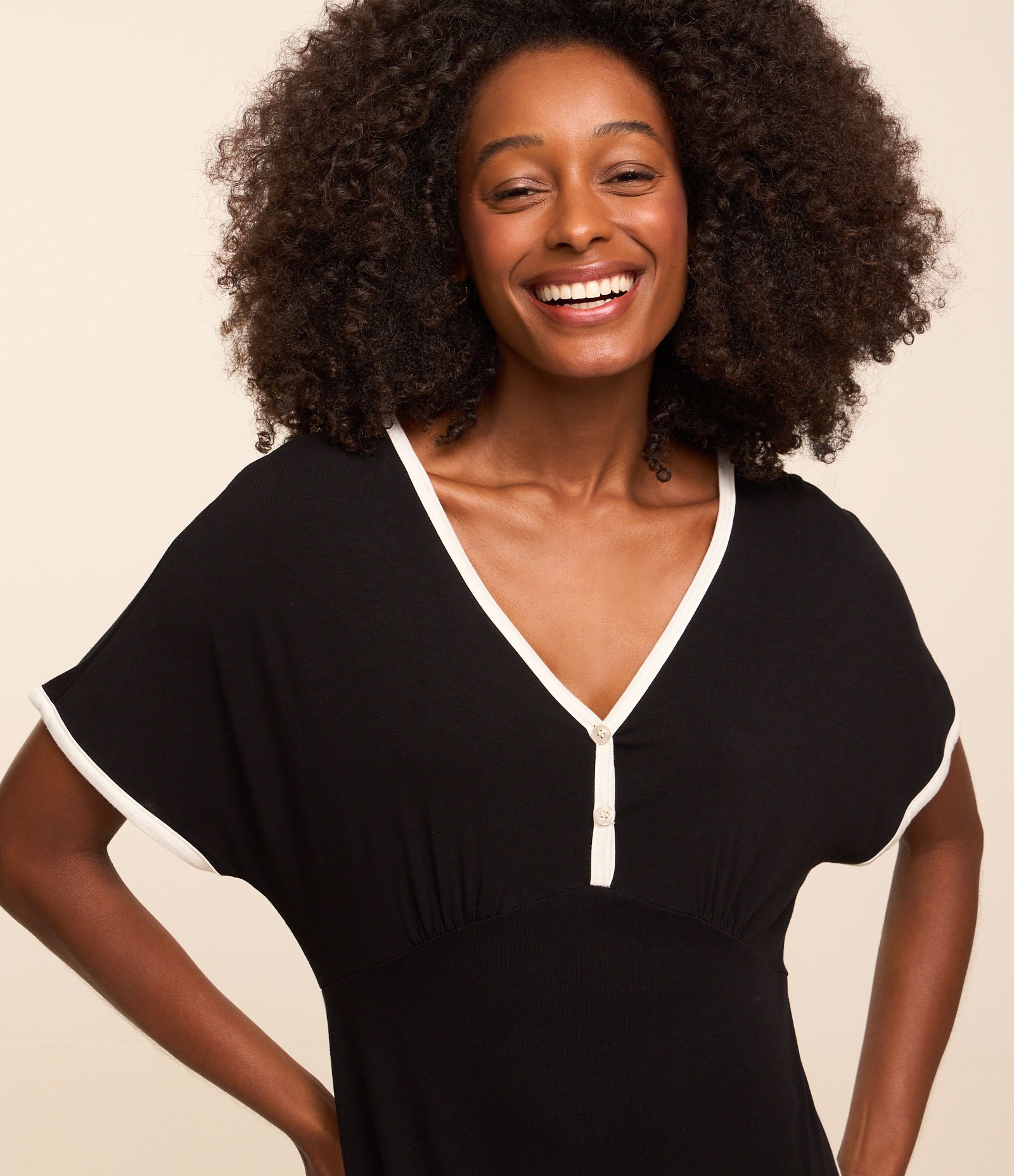 Camisola em Viscose com Detalhe Contrastante Preto 3