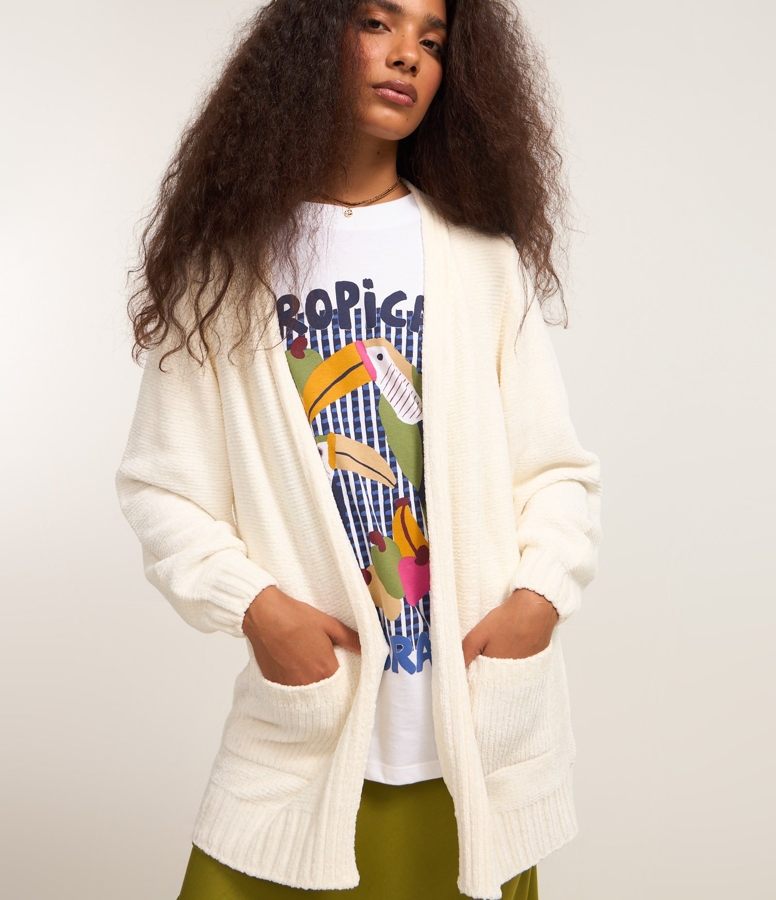 Cardigan Alongado em Chenille Canelado com Bolsos Frontais 3