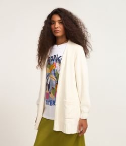 Cardigan Alongado em Chenille Canelado com Bolsos Frontais