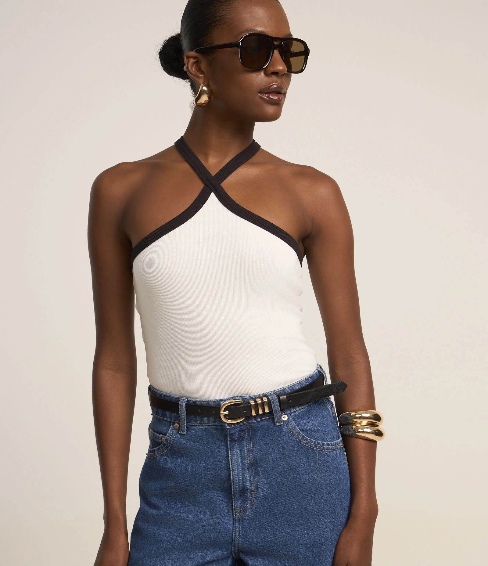 Blusa em Ribana com Alça Cruzada Contrastante Branco 1