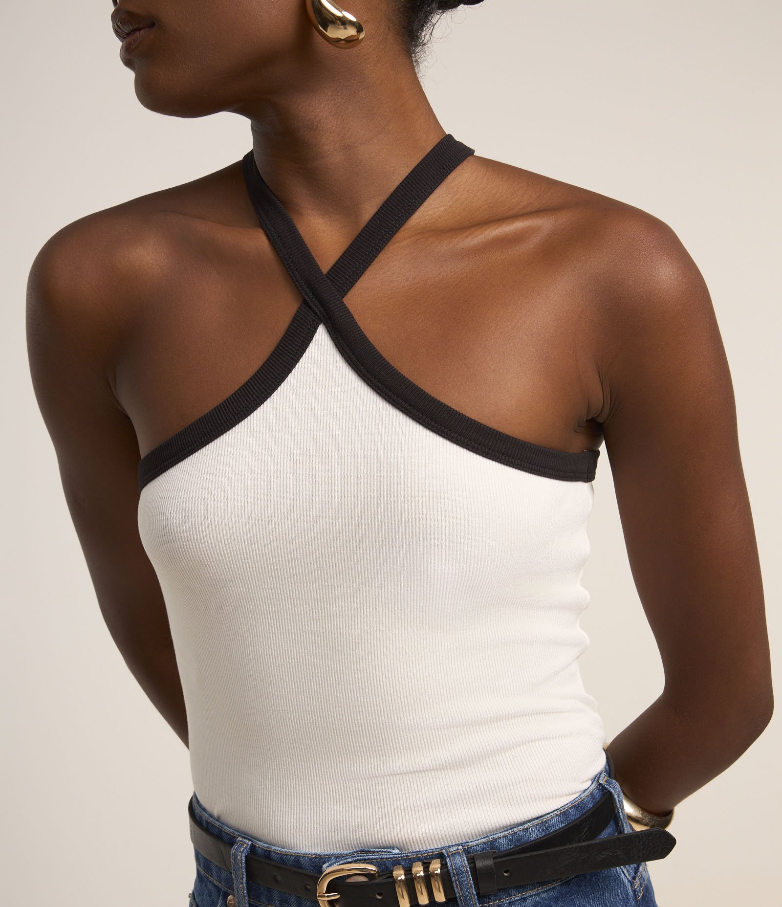 Blusa em Ribana com Alça Cruzada Contrastante Branco 4