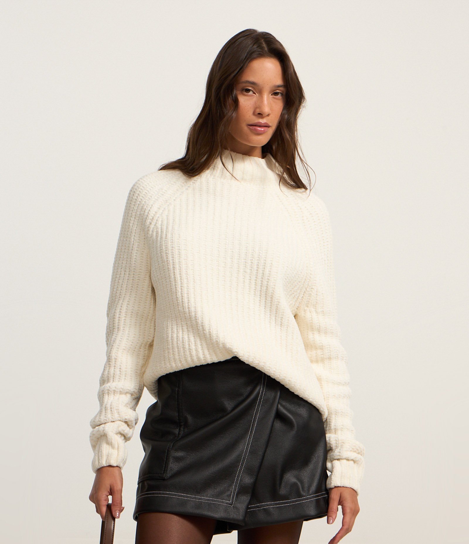 Blusão em Chenille com Gola Alta Branco 1