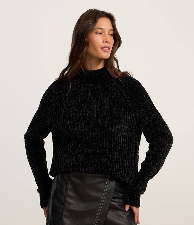 Blusão em Chenille com Gola Alta