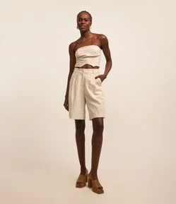 Short Alfaiatado em Viscolinho com Pregas e Listras