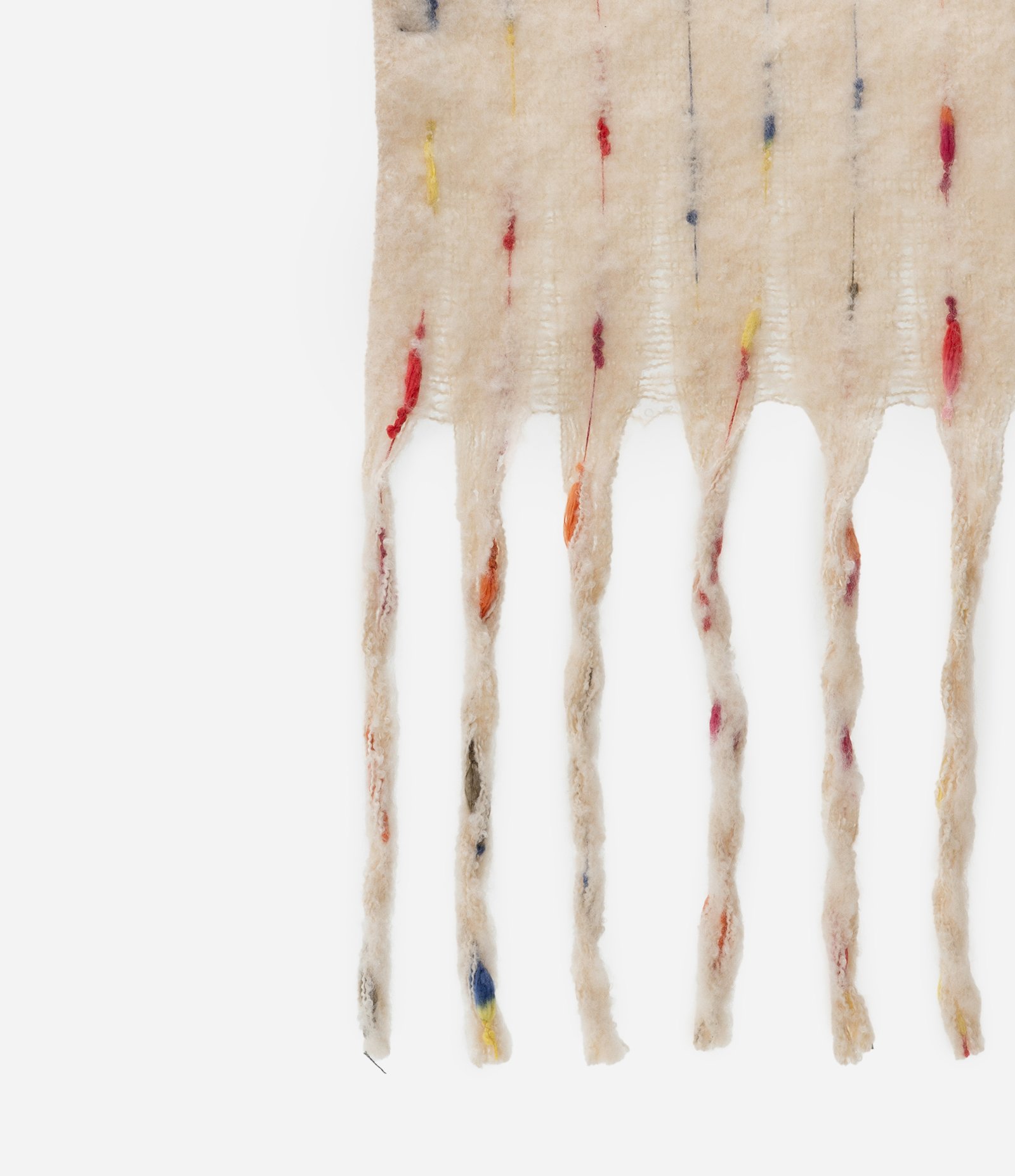 Cachecol em Fleece com Franjas e Listras Contrastantes Bege 3