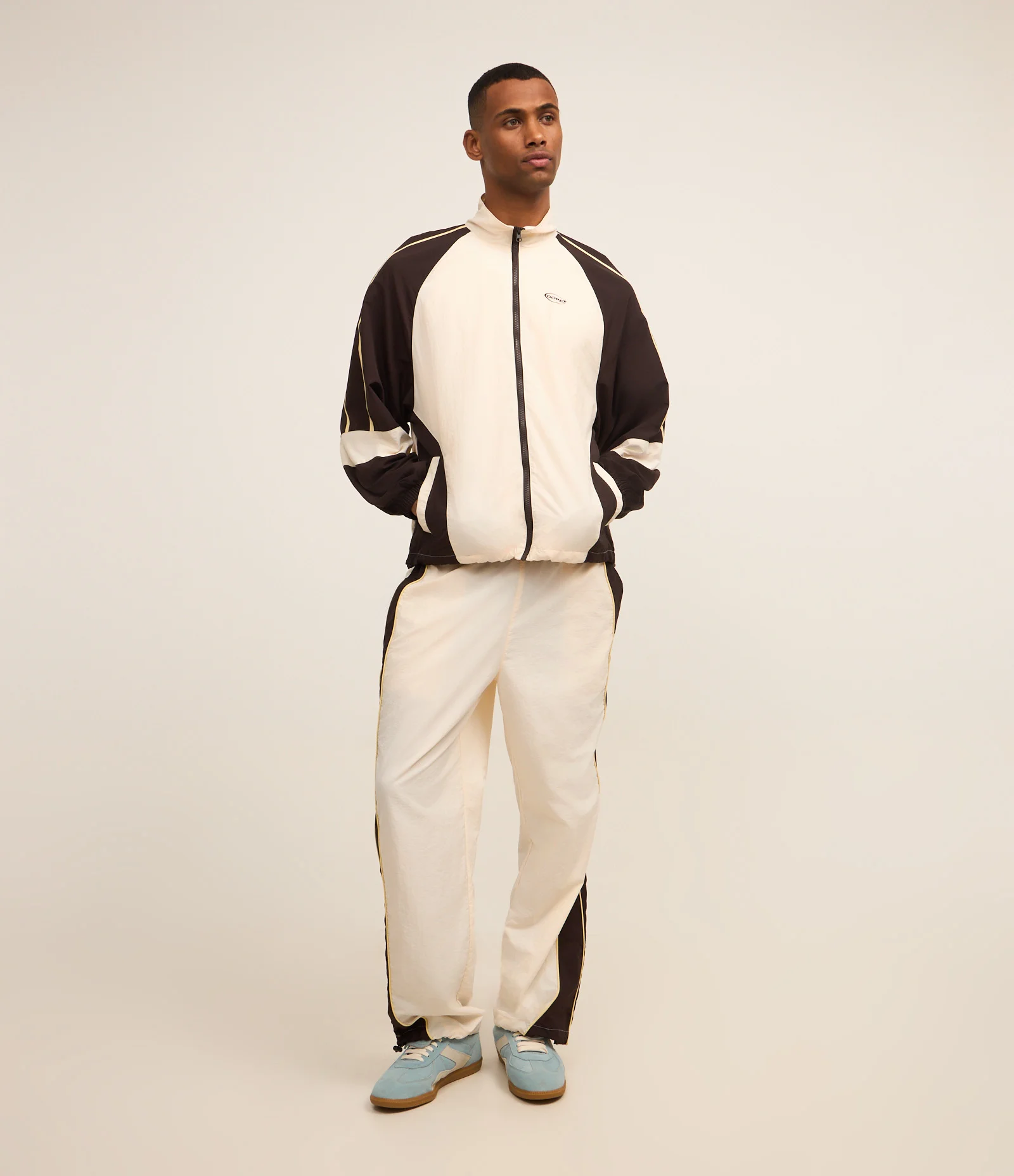 Jaqueta Esportiva em Poliamida com Bloco de Cores Bege/Preto/Marrom 2