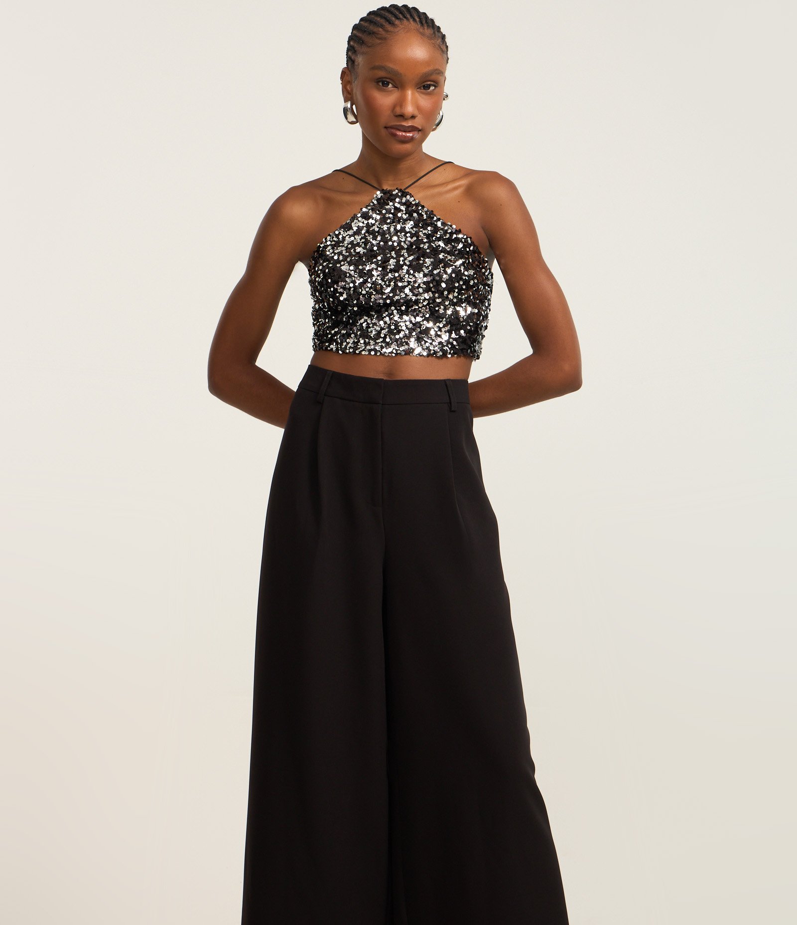 Calça Pantalona em Crepe com Passantes no Cós Preto 2