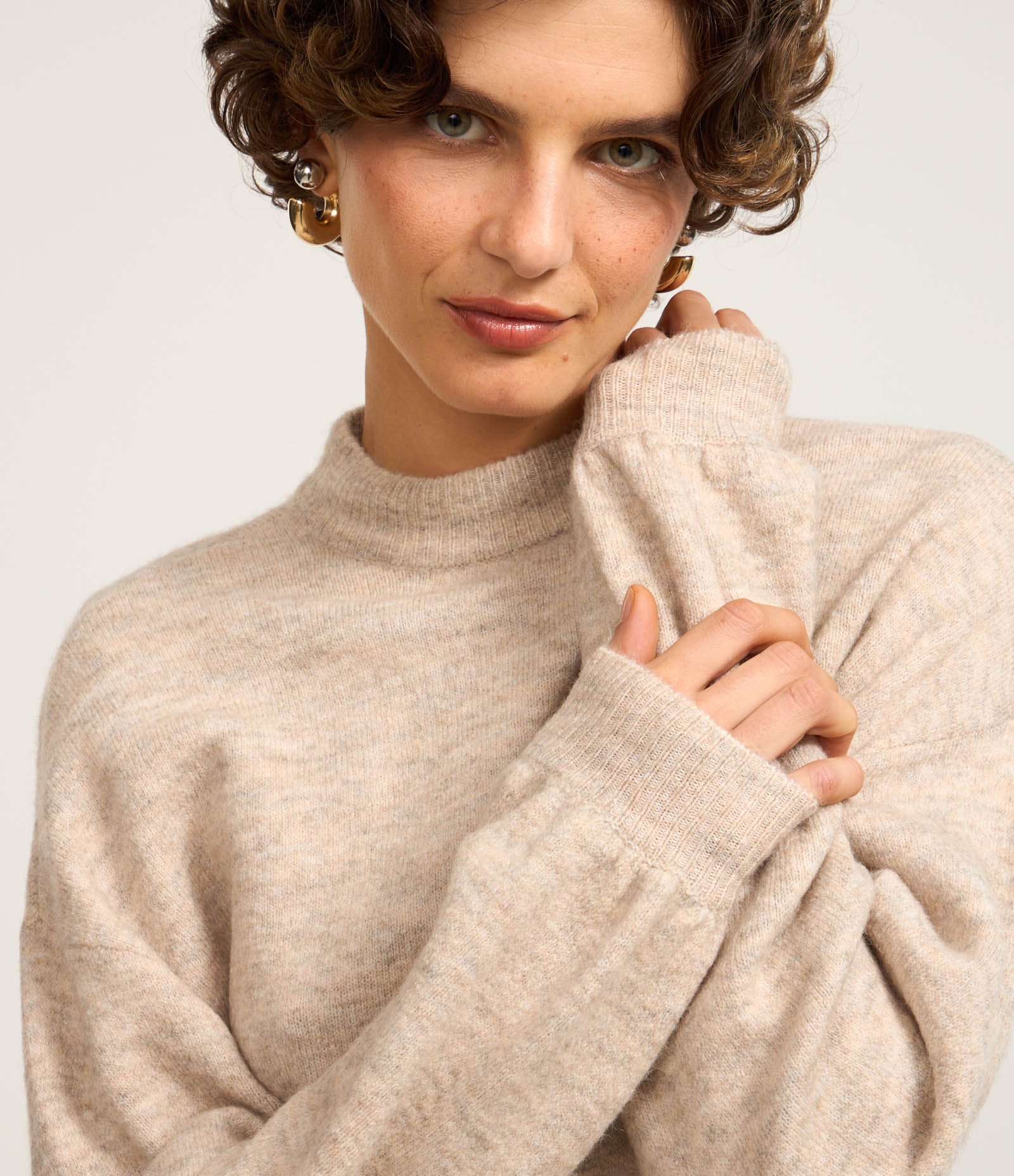 Suéter Curto em Tricô com Gola Alta 3