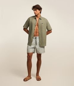 Bermuda com Cós Elástico com Estampa Quadrada com Ícones